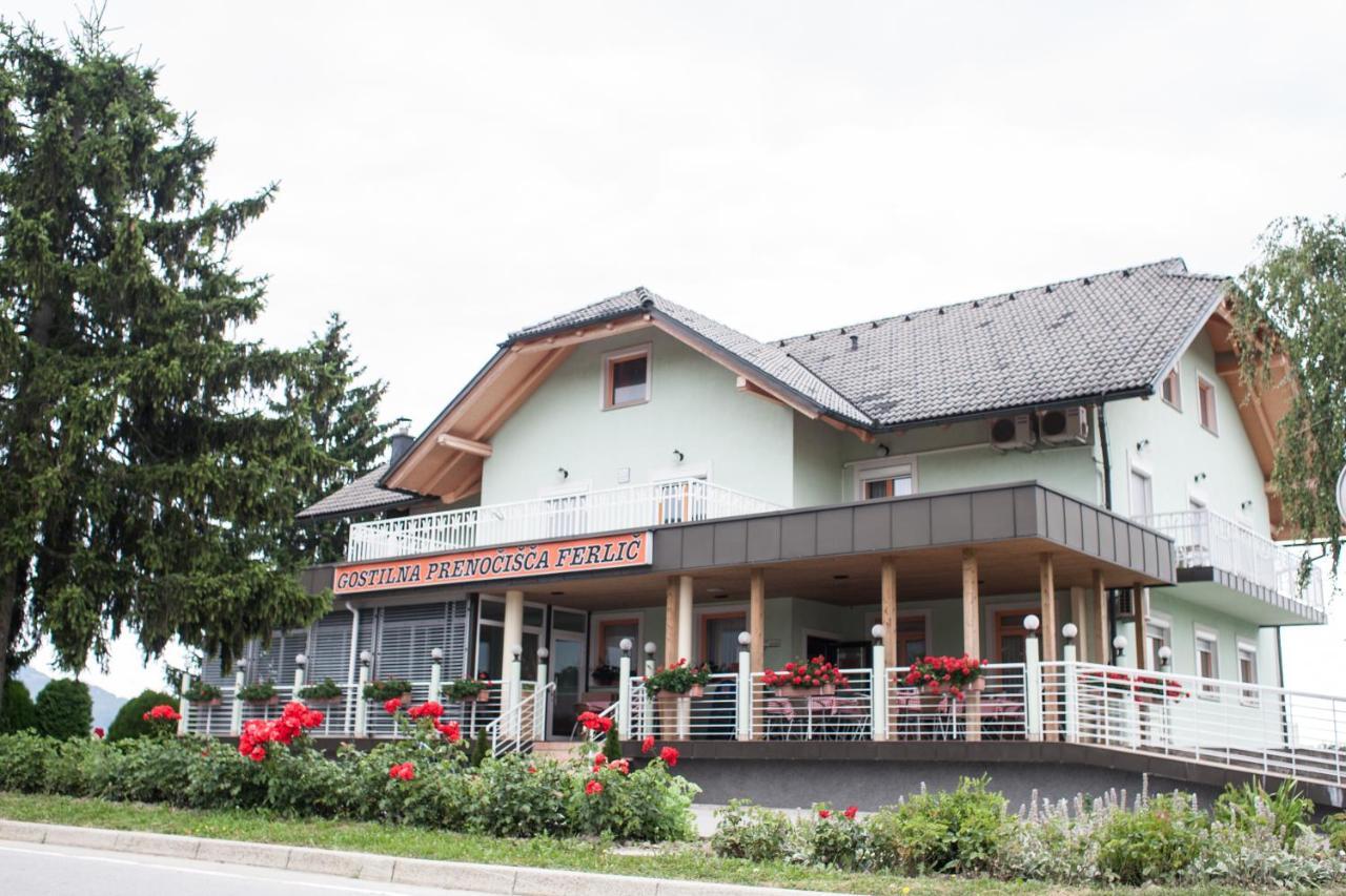 Hotel Gostilna In Prenocisca Ferlic à Braslovce Extérieur photo