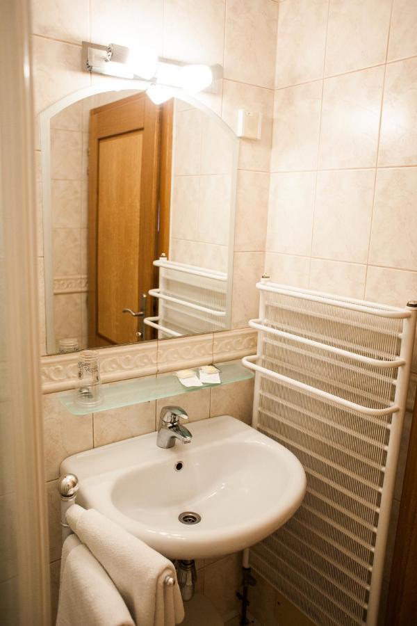 Hotel Gostilna In Prenocisca Ferlic à Braslovce Extérieur photo